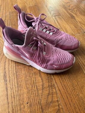 Nike air 270 max girls pink sneakers size 5 youth